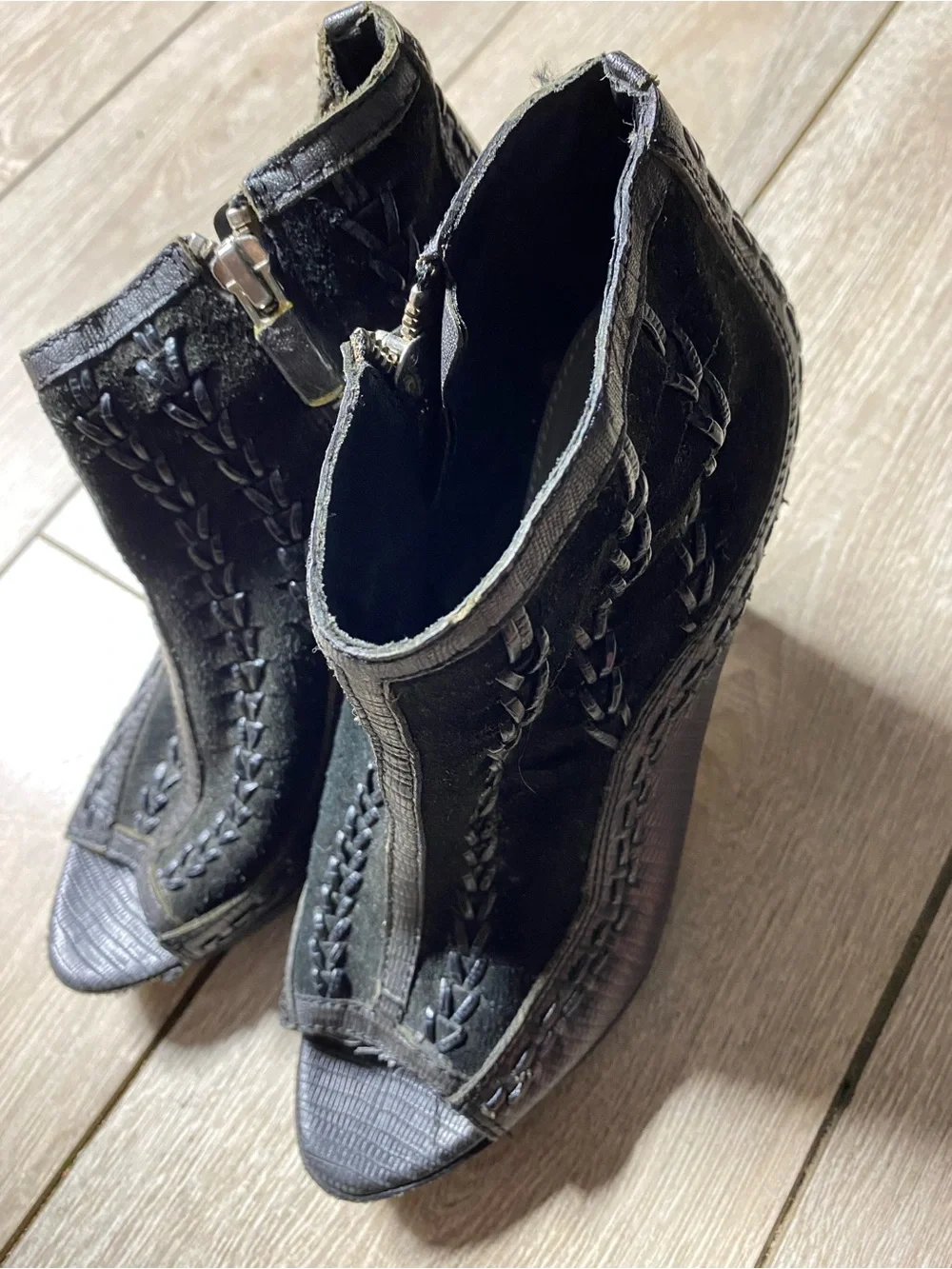 Vince Camuto stylish black
